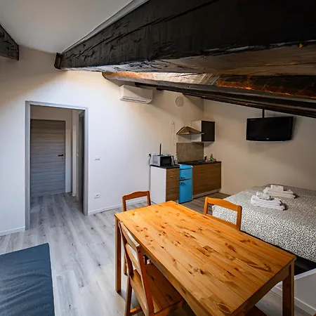 Roma 13 Apartment